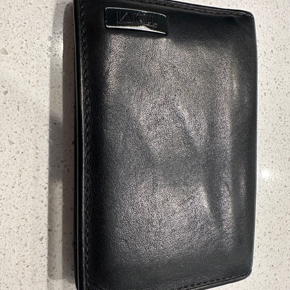Tumi Black Leather Billfold - Picture 2 of 10